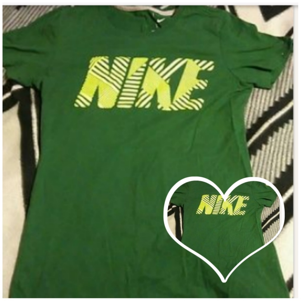 Nike Tee*